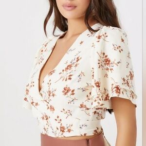 Forever 21 Cropped Floral Print Wrap Top in Cream Size S New With Tags
